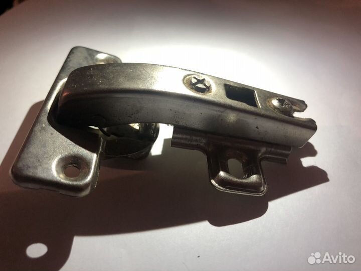 Петля для фальшь-панелей