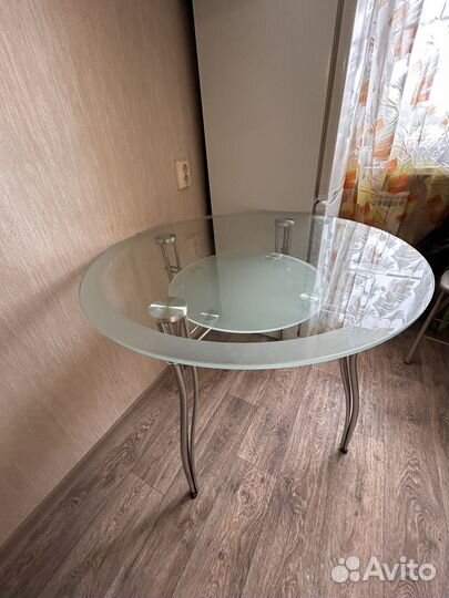 Кухонный стол