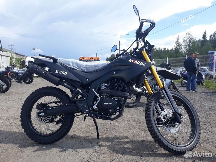 Мотоцикл минск х250 M1NSK + шлем. Черный