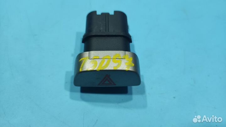 Кнопка аварийной сигнализации для Ford Focus 2