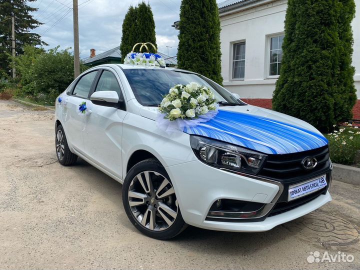 Свадебные украшения на автомобиль