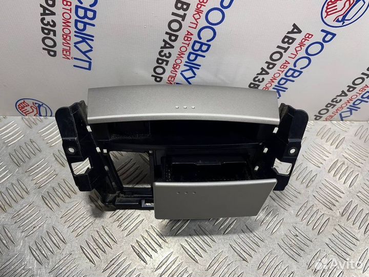 Ящик передней консоли Toyota Solara XV30