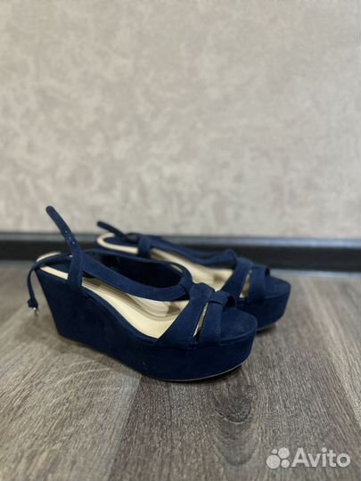 Босоножки bershka