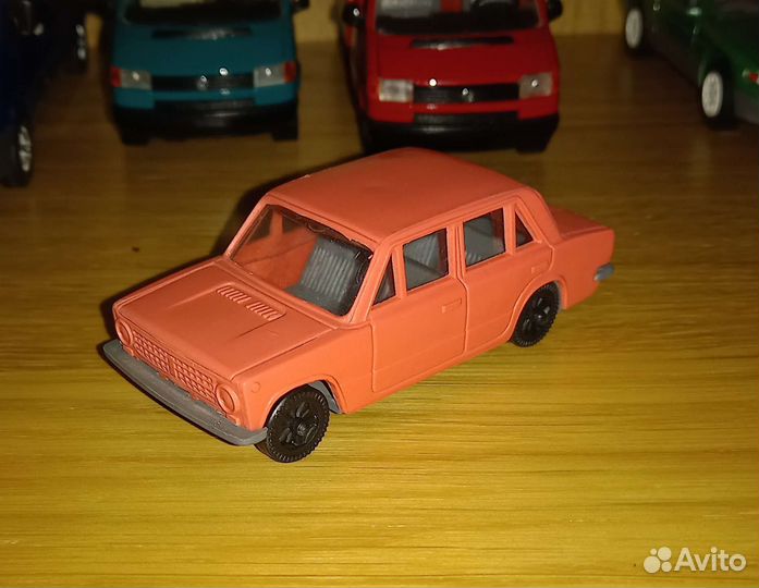 Машинка СССР копейка ваз 2101 пластик состояние