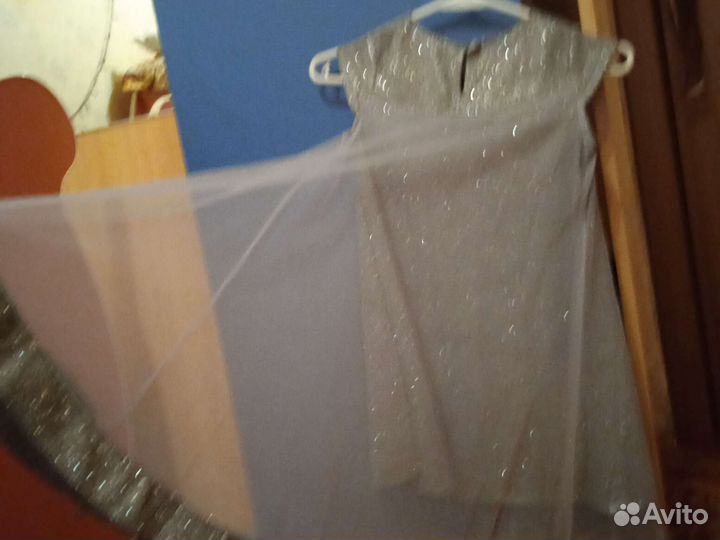 Праздничное блестящее платье