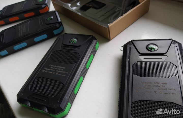 Самозаряжающийся Повербанк-фонарь 20000mAh