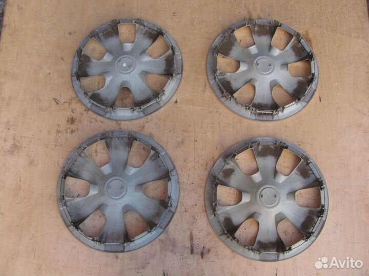 Колпаки Toyota Avensis Camry R16