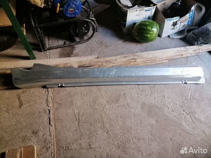 Продам порог правый на матиз