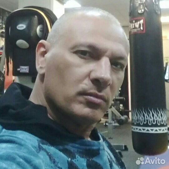 Фитнес тренер метро Варшавская в своей студии