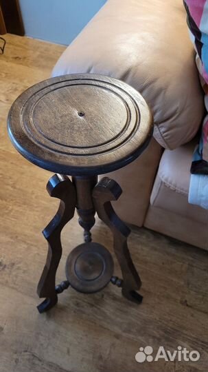 Подставка для цветов из дерева