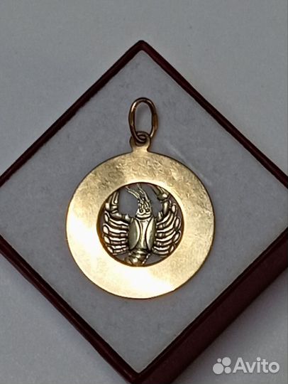 Золотая подвеска 