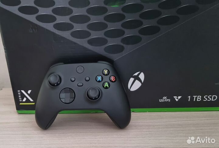 Sony PS4 Slim + 2 геймпада + 4 диска