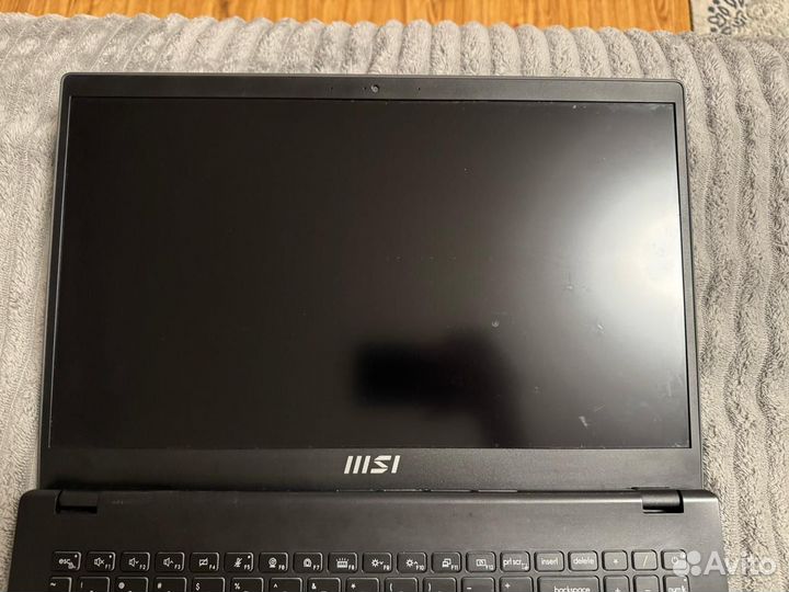 Ноутбук MSI Modern 15 B12M-211RU