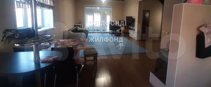 Дом 194 м² на участке 10 сот.