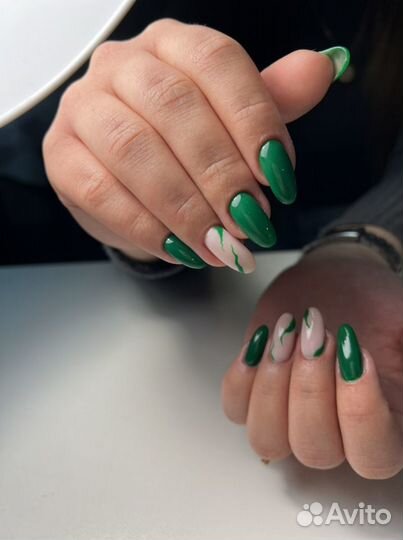 Маникюр, покрытие гельлаком, педикюр, наращивание