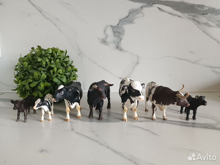 Фигурки Schleich корова и быки