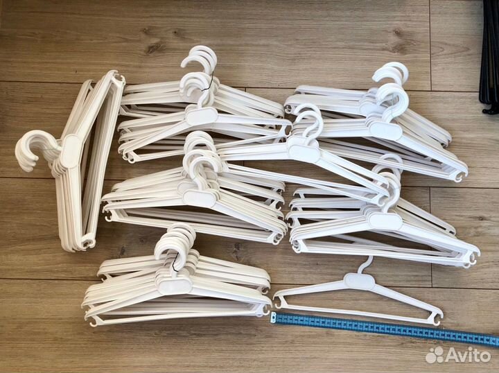 Вешалки плечики детские для одежды Много