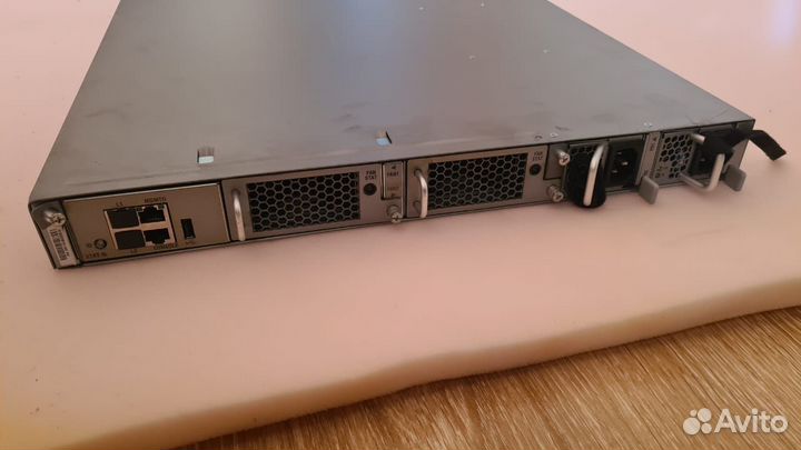 Коммутатор Cisco N5K-C5548P, N5K-C5548UP