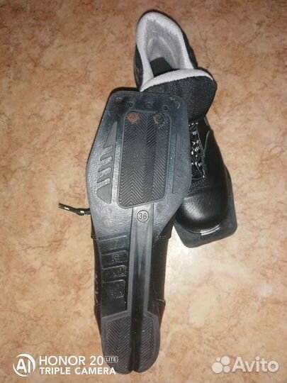 Лыжные ботинки