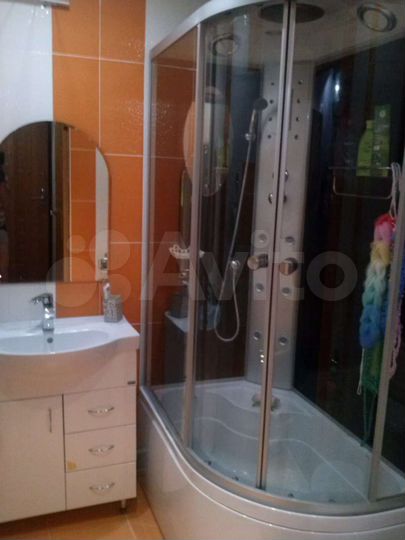 Комната 43 м² в 2-к., 1/4 эт.