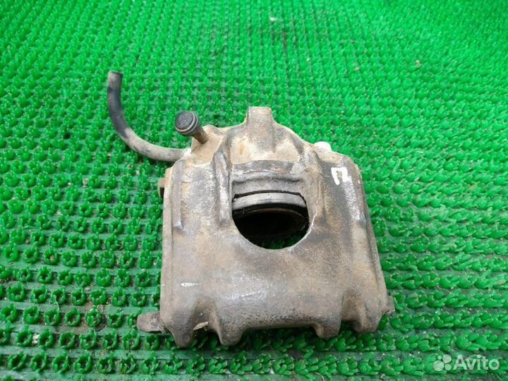 Суппорт передний правый Volkswagen Golf 2 HK 1985