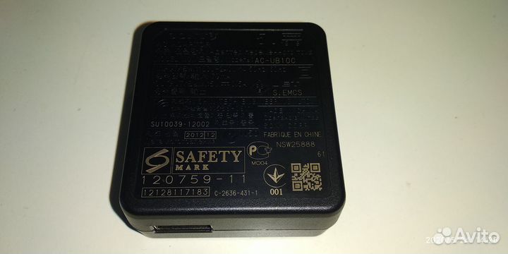 Зарядное устройство sony AC-UB10C