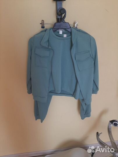 Костюм на мальчика тройка рост 140-146 трикотаж