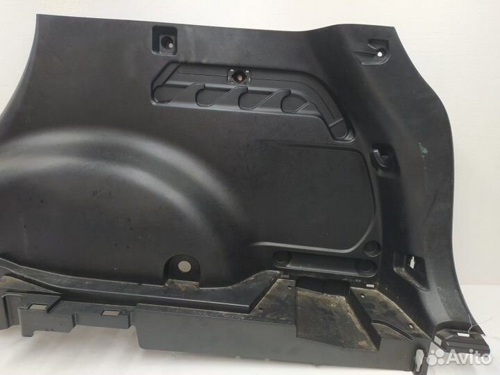 Б/У Б/У Обшивка салона Обшивка багажника, правая