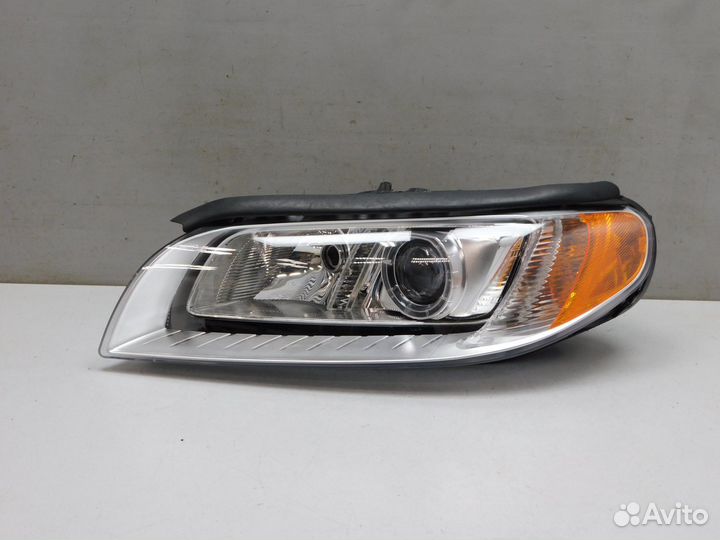Фара левая Volvo XC70