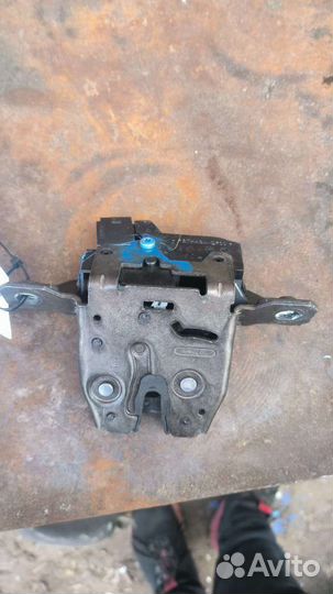 Замок багажника Opel Astra J хетчбек GM 176229