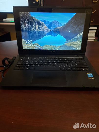 Нетбук Asus X200M