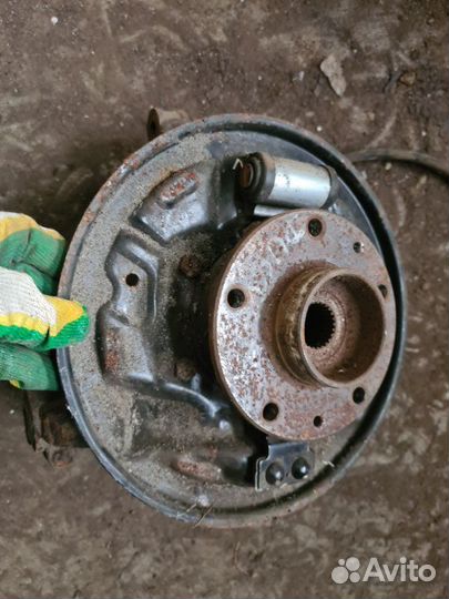 Кулак поворотный задний правый Renault Duster