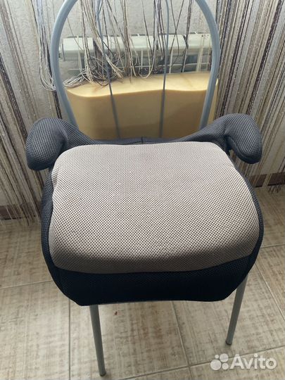 Детский бустер автомобильный