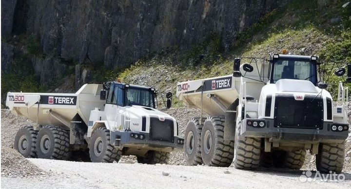 Водитель сочлененного самосвала Terex