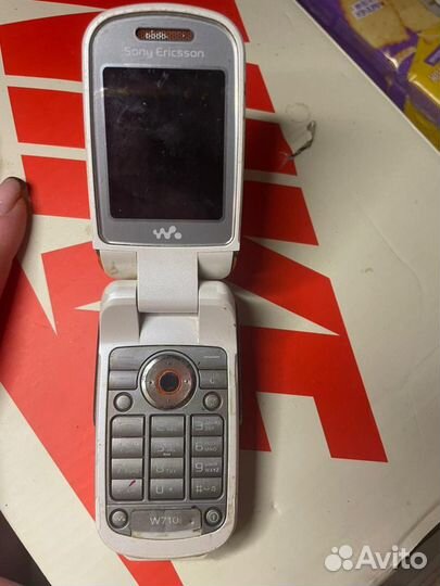 Sony Ericsson W710i