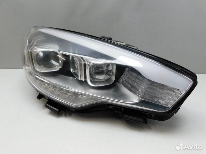 Фара правая Kia Quoris