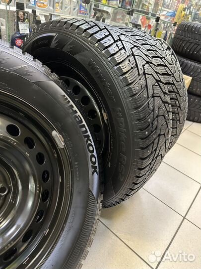 Комплект зимних колес r16 5x114.3 215/65/16