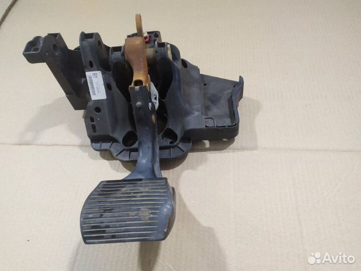 Педаль тормоза Opel Corsa D Z12XEP 2008