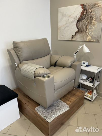 Аренда рабочего места мастера маникюра и педикюра