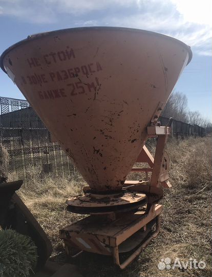 Разбрасыватель удобрений Орелстроймаш МЖУ-11, 2009