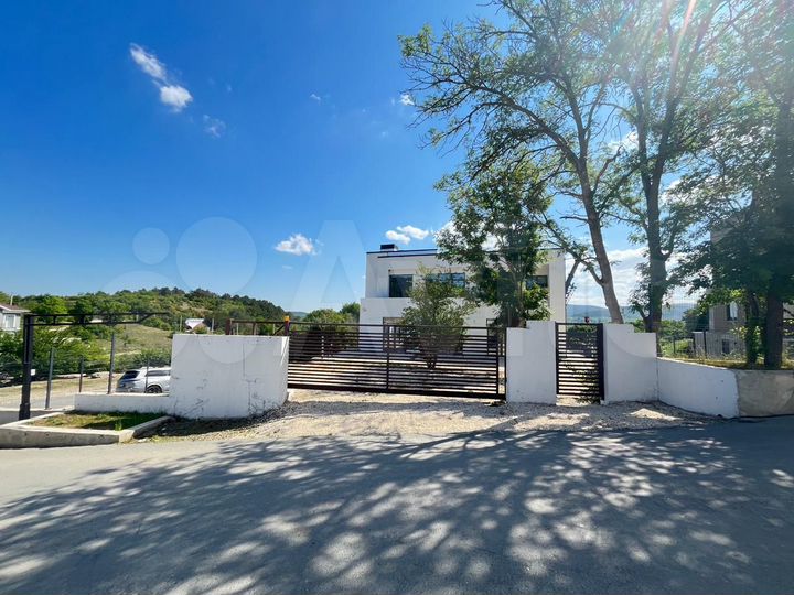 Дом 371 м² на участке 7 сот.