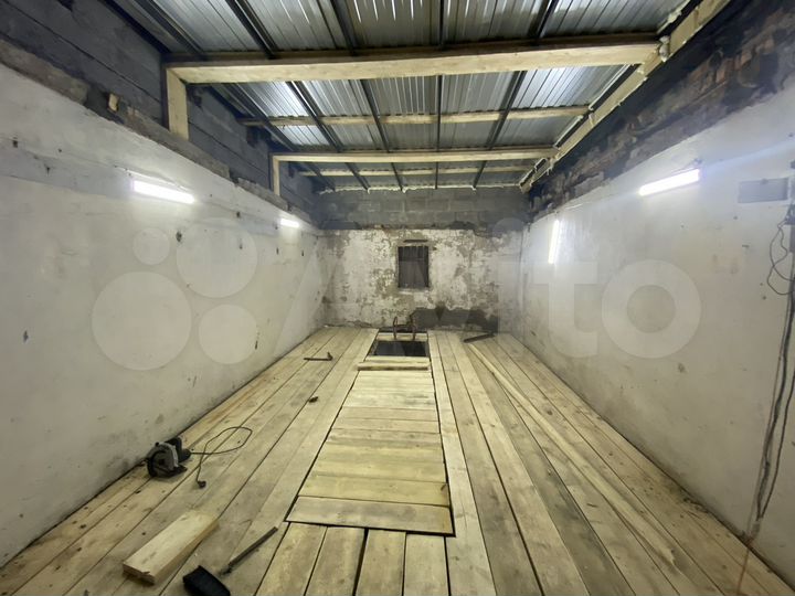 Гараж, > 30 м²