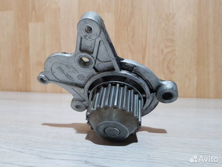 Помпа Hyundai Santa Fe SM D4EA 2005