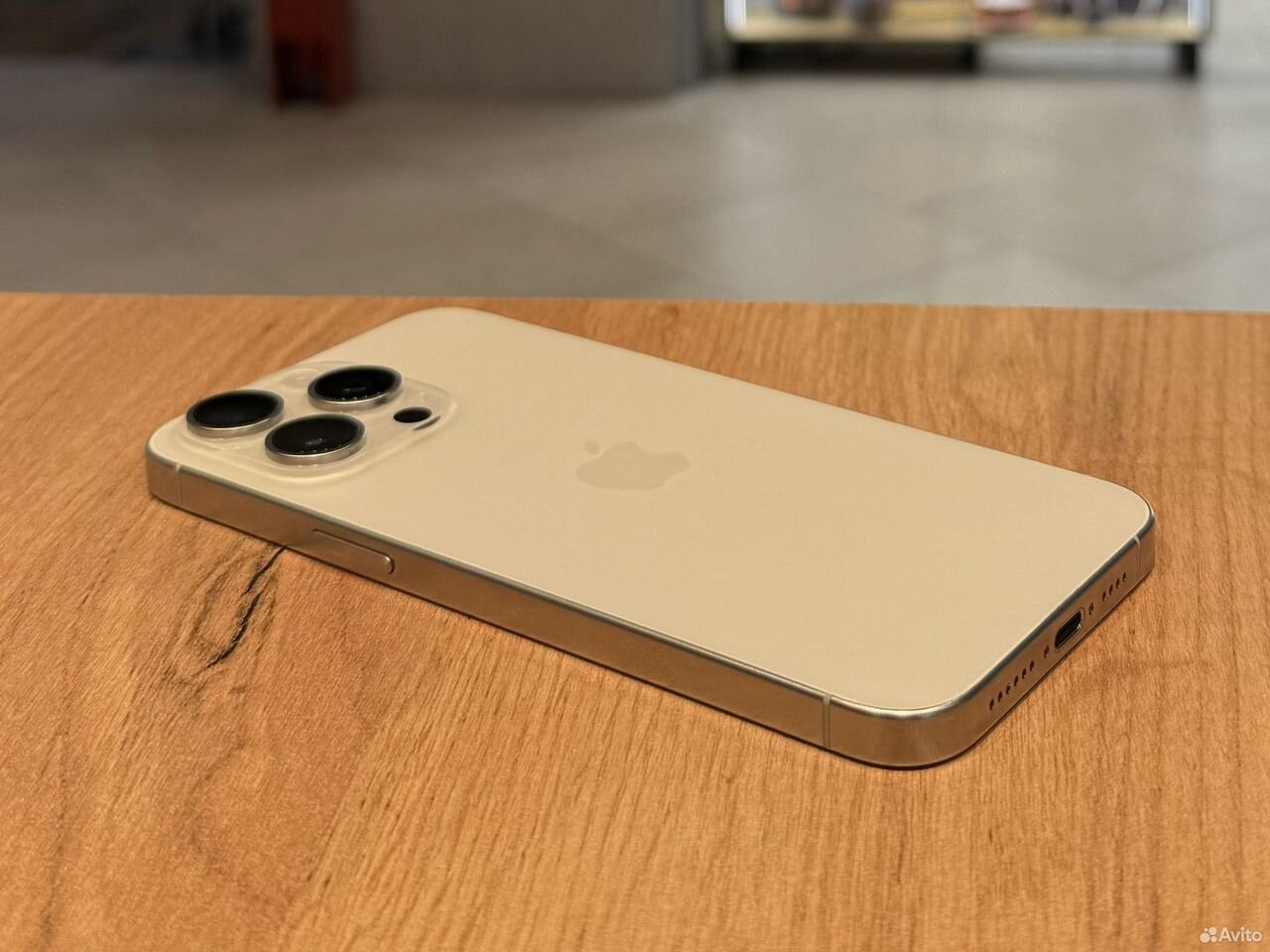 iPhone 15 Pro, 256 ГБ, SIM + eSIM