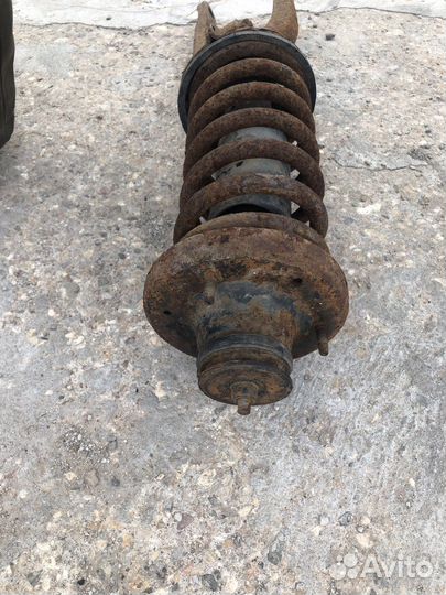 Стойка передняя правая/левая Kia Sportage 1