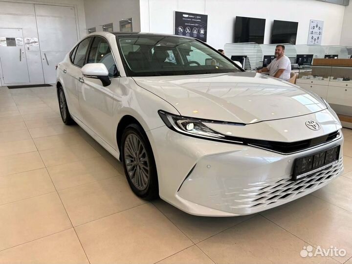 Toyota Camry 2.0 CVT, 2024