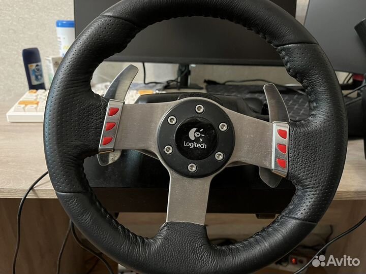 Игровой руль Logitech G27