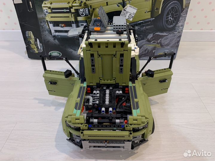 Lego technic 42110 land rover defender