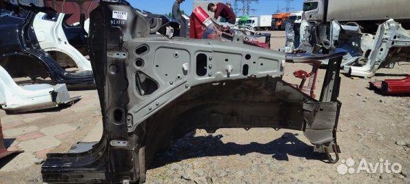 Четверть передняя правая Mitsubishi Outlander 3