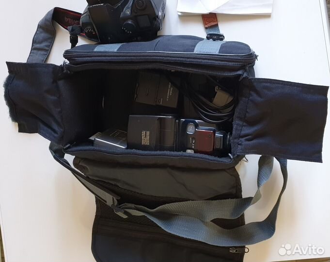 Зеркальный фотоаппарат Sigma SD14 c аксессуарами